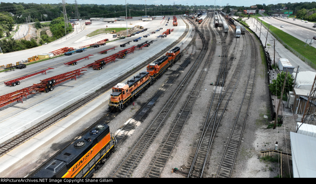 BNSF 1256 @ Lindenwood yard.